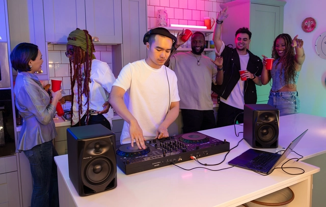 AlphaTheta DDJ-GRV6 DJ Controller 
