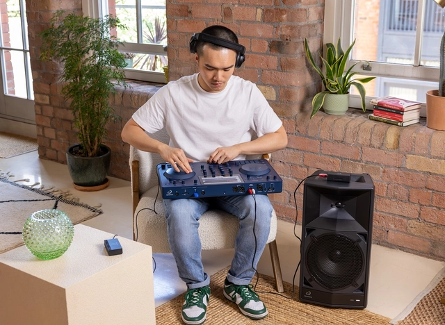 AlphaTheta OMNIS-DUO All-in-one DJ system 