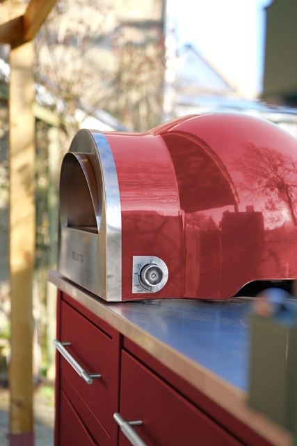 Delivita Flow Dual-Fuel Pizza Oven Chilli Red 