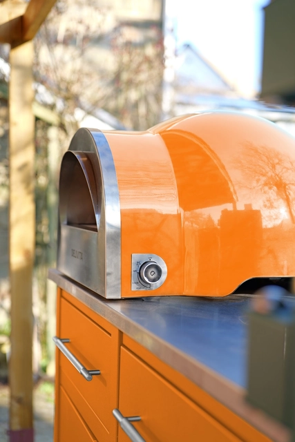 Delivita Flow Dual-Fuel Pizza Oven Orange Blaze 