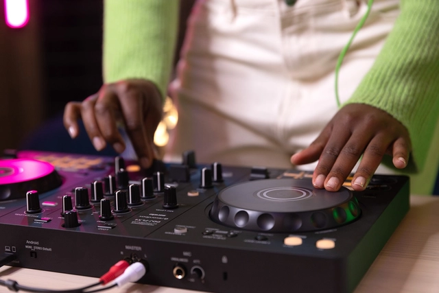 Pioneer DJ DDJ-FLX4 DJ Rekordbox Controller 