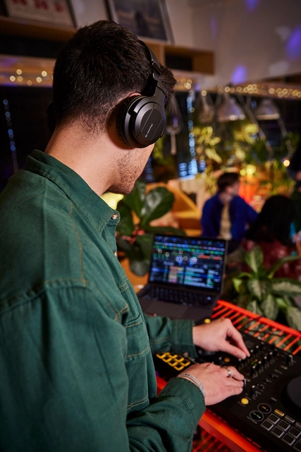 Pioneer DJ DDJ-FLX4 DJ Rekordbox Controller 