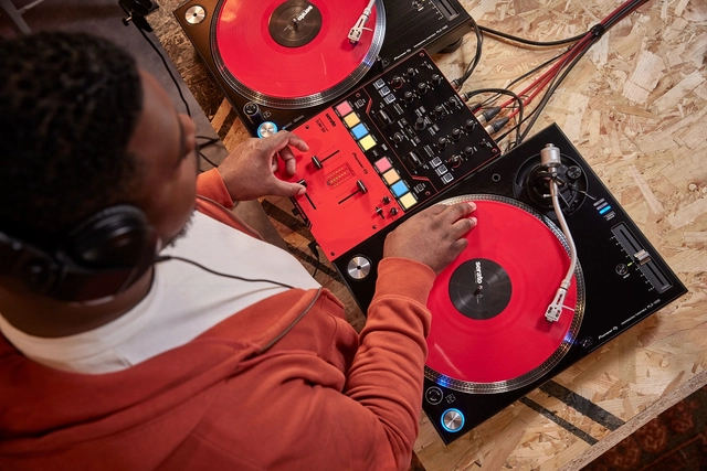 Pioneer DJ DJM-S5 2 Channel Battle Mixer 