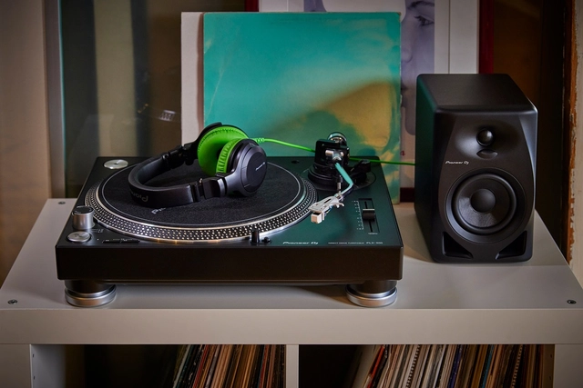 Pioneer DJ PLX-500-K Direct Drive Turntable - Black 