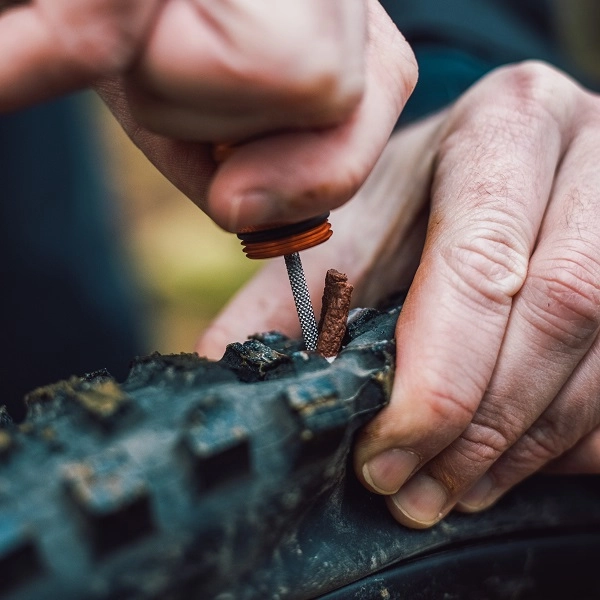 Peaty's Holeshot Tubeless Punc. Plug Kit Black 