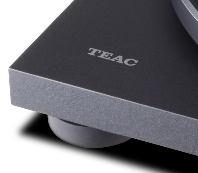 TEAC TN-280BT-A3 Bluetooth Turntable Walnut 