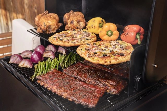 Traeger Woodridge 
